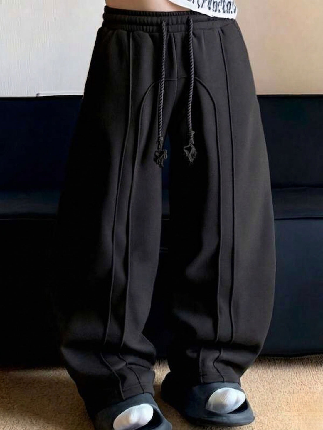 THE ESSENTIAL CONTOUR SWEATS