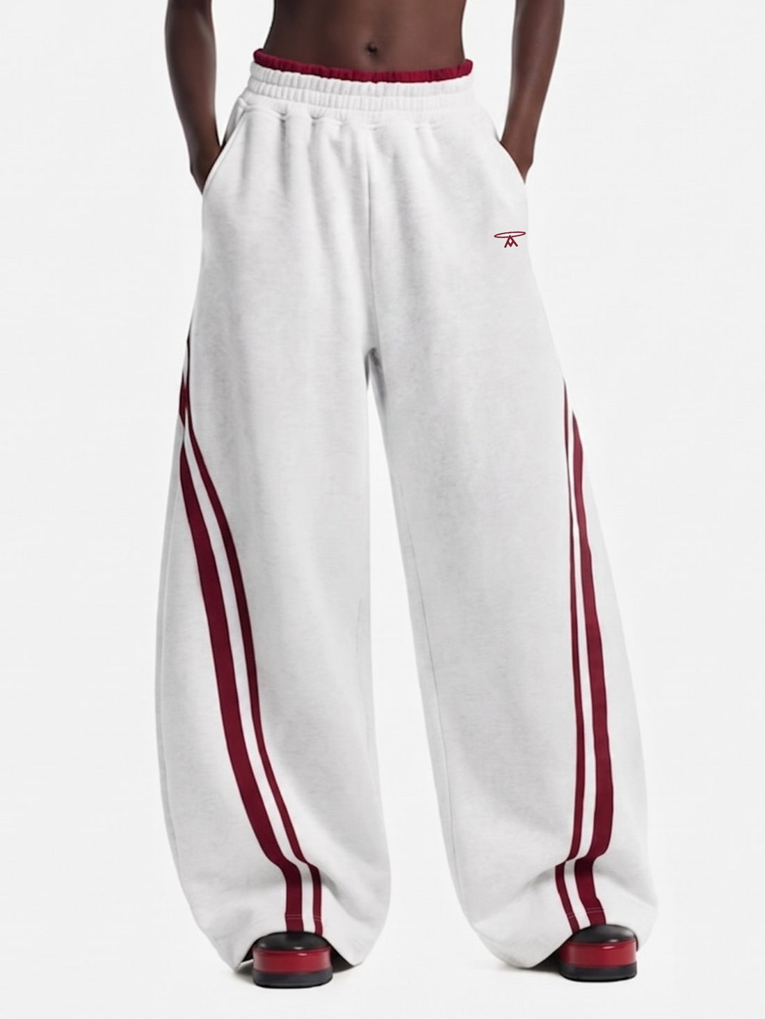 COURTSIDE STRIP BARREL SWEATPANTS