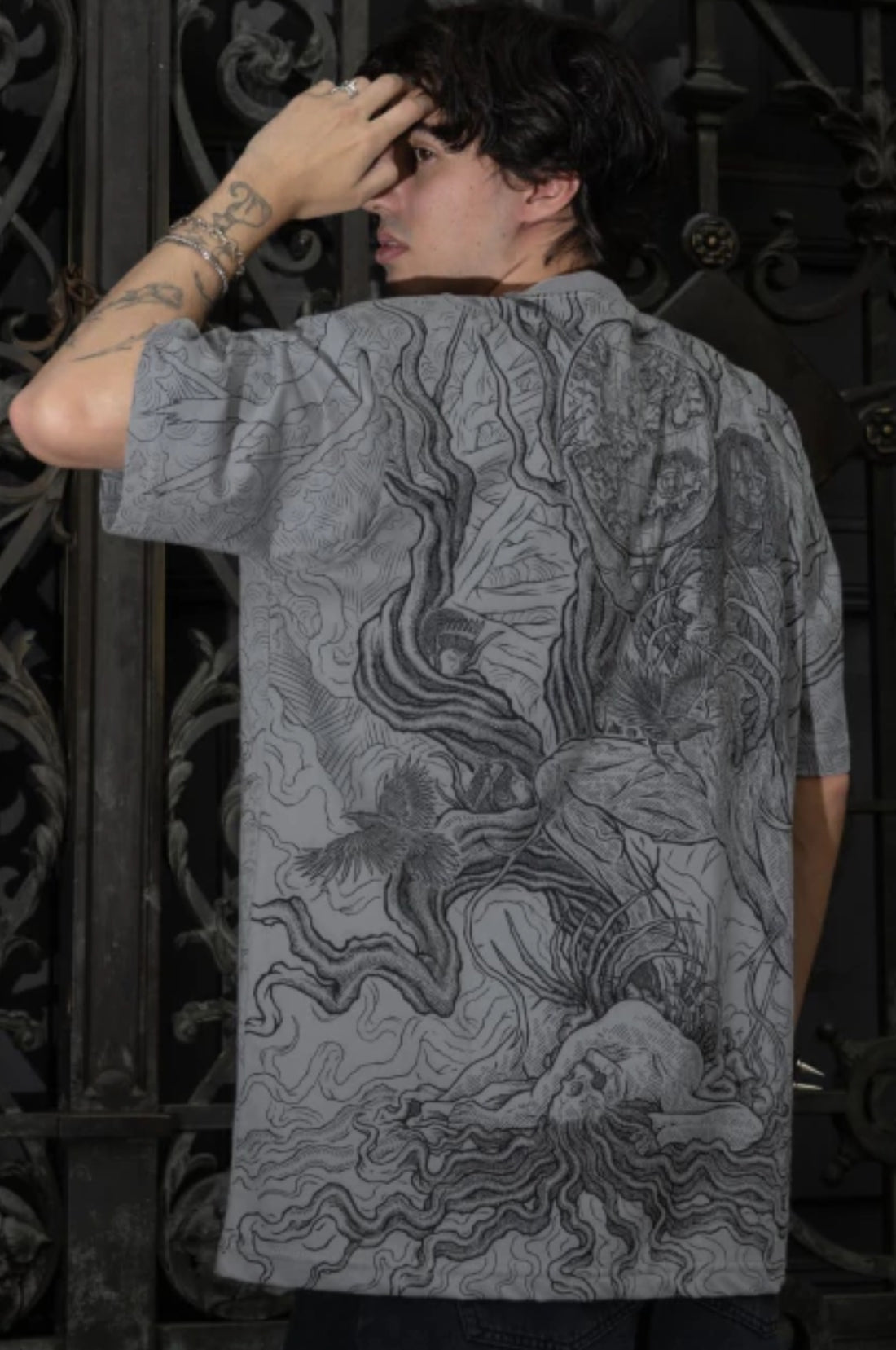 The Rooted Colossus // AOT // Oversized Tshirt